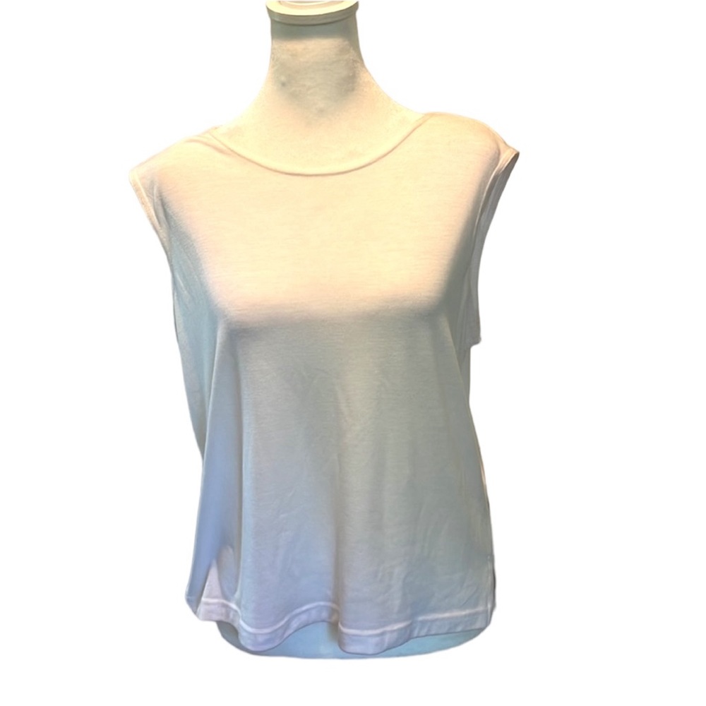 Staples viscose and lycra white scoop neck tank. Size S. NWT